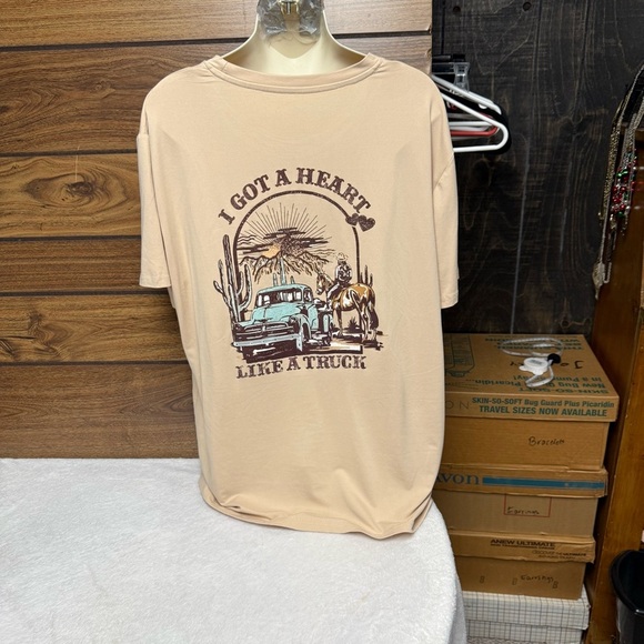 SHEIN Lainey Wilson  Tan Short Sleeve Tee with Graphic Design - Picture 5 of 7